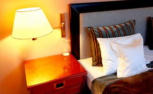 Regency Inn Porter Екстериор снимка