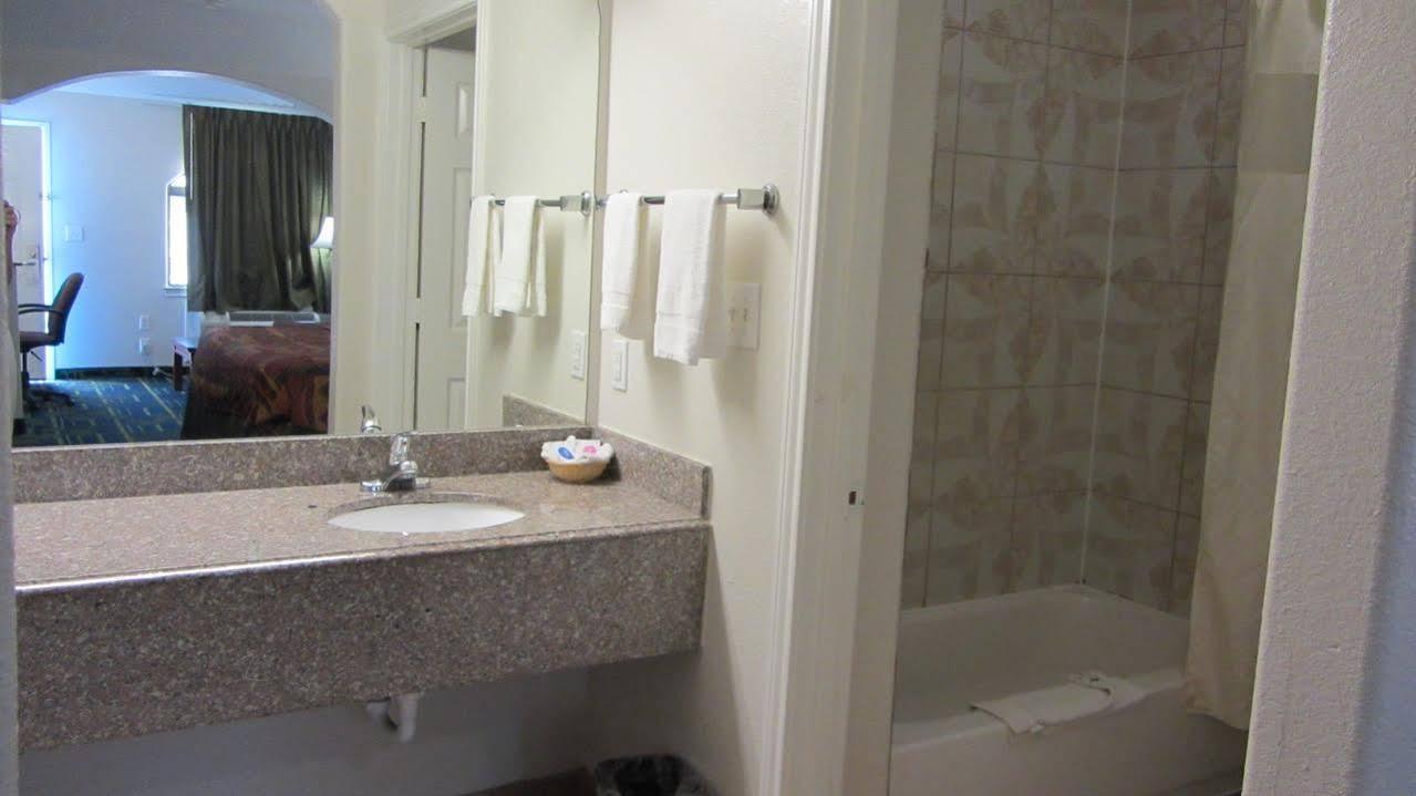 Regency Inn Porter Екстериор снимка